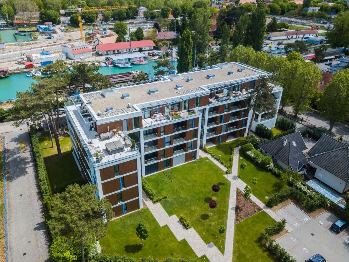 Mf Port Azur Wellness Apartments Siófok Exteriér fotografie